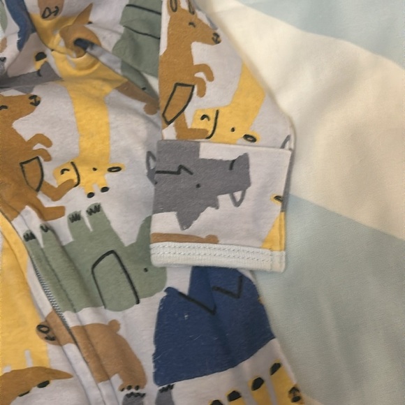 Carter's - pair of newborn fleece sleepers w/ 2-way zippers. - Picture 4 of 9